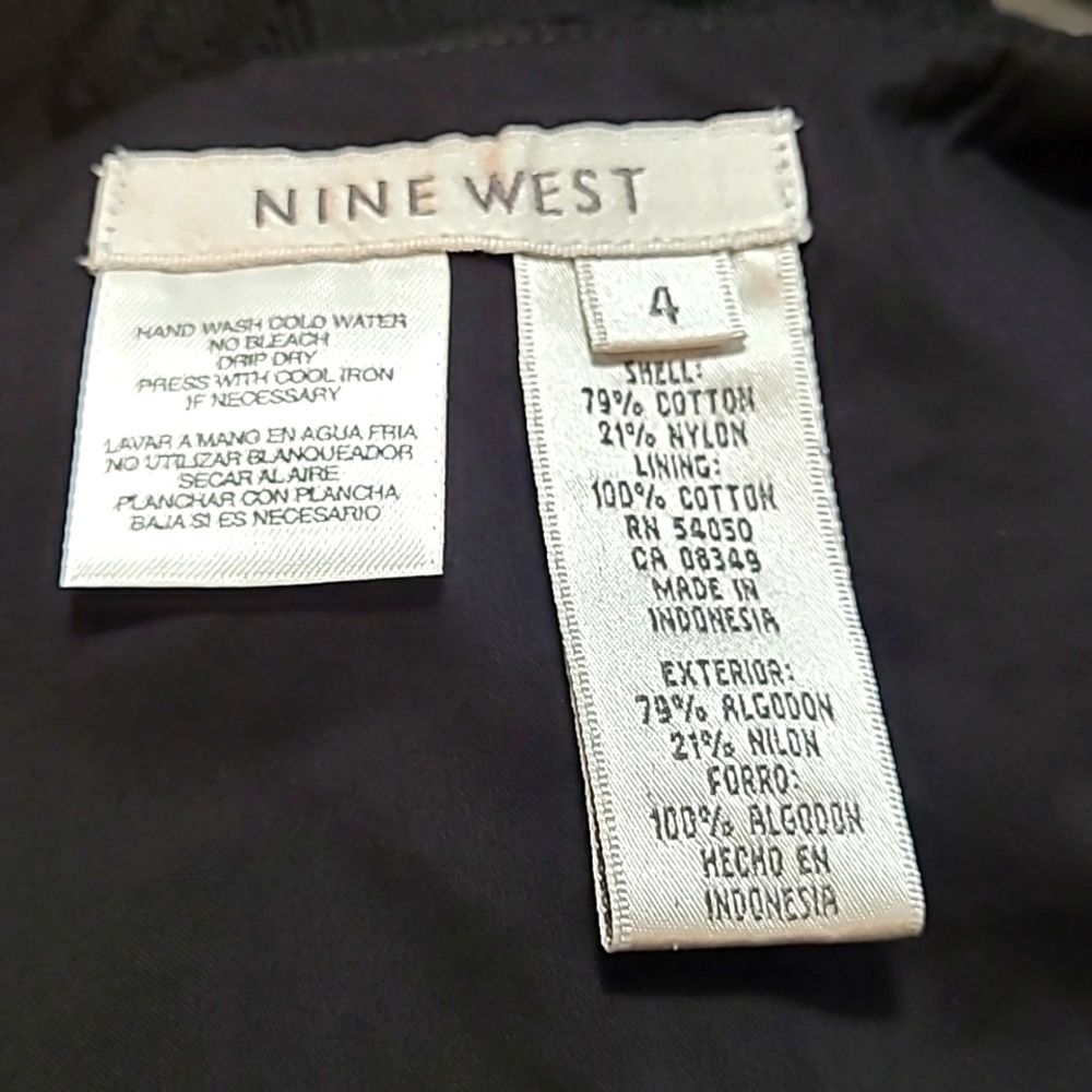 Nine West Black Lace Lined Skirt, size 4, zipper on side, EUC - Picture 5 of 6